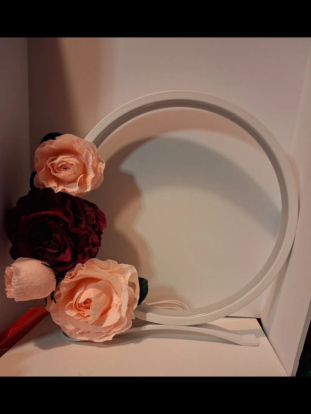 Round LED Light with Pink And Burgundy Rose Accent, 3 Light Tones And Dimmer